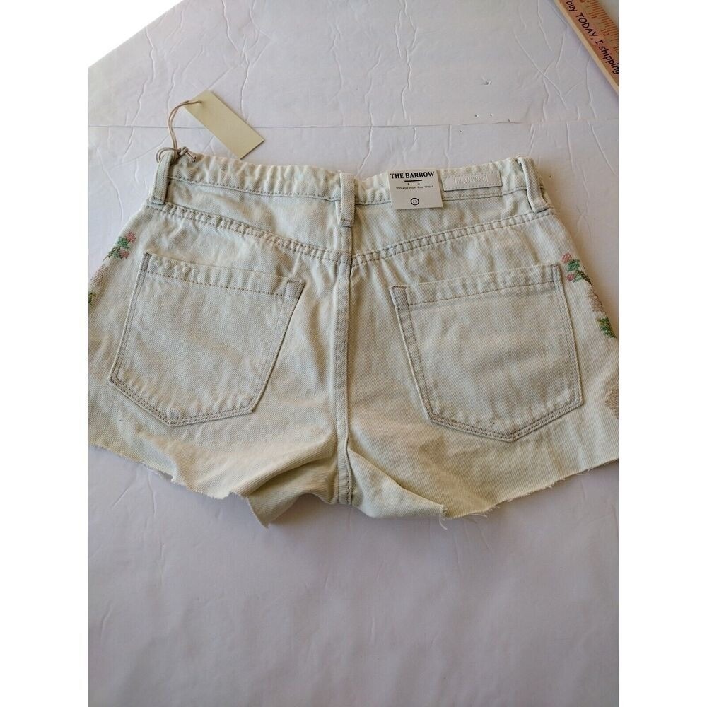 Blank NYC Shorts Woman's 25 White Off Denim Floral Embroidered Distressed - Picture 9 of 11